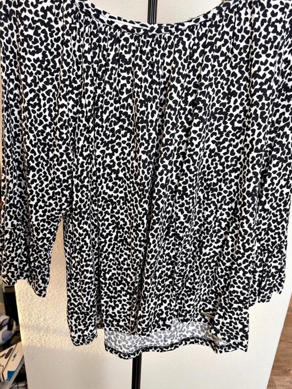 Michael Kors Animal Print Blouse in White & Black Size XL Like New